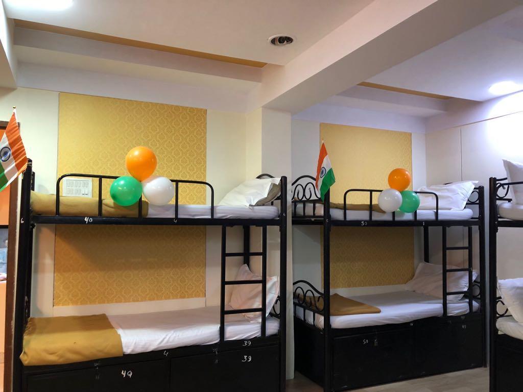 Bandra Dormitory Only For Indian Male - Mumbai — Photos 3